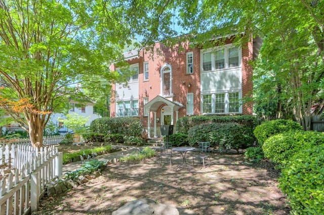 view of front facade with brick siding