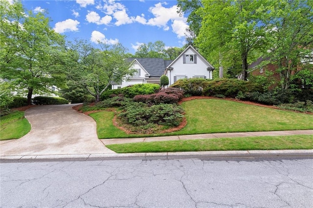 view of front of house with a front lawn