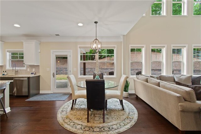 dining area featuring baseboards, visible vents, recessed lighting, and dark wood-type flooring