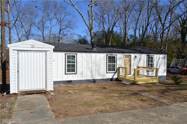 view of outbuilding