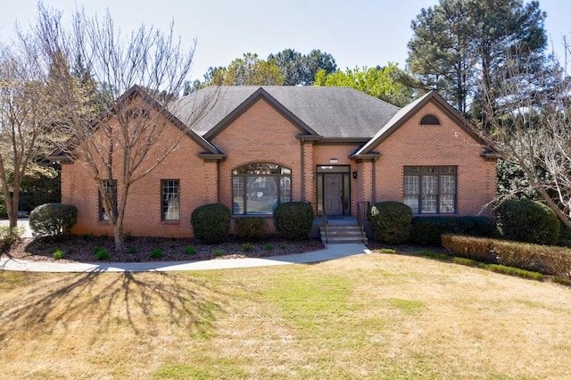 view of front of house featuring a front yard