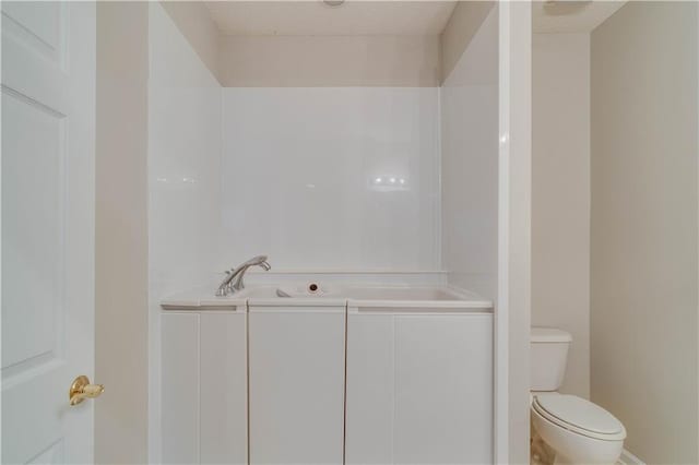 124 Camry Ln, Grayson, GA 30017 - full bath with toilet and a bathtub