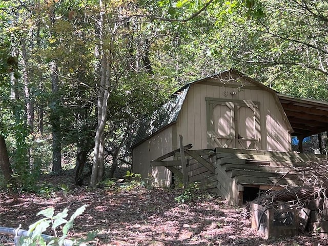 view of outdoor structure