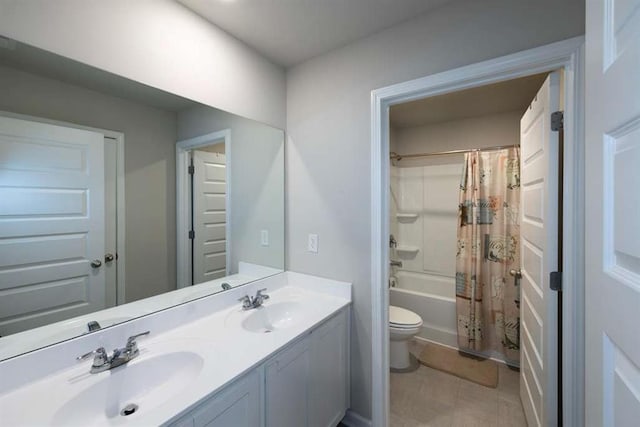 full bath featuring double vanity, toilet, and shower / bathtub combination with curtain