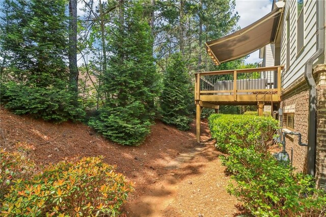 823 Canterbury Overlook, Atlanta, GA 30324 - view of yard featuring a deck