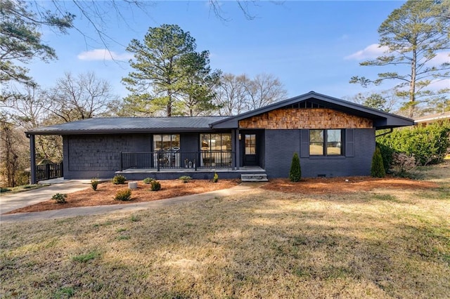 single story home with a porch and a front lawn