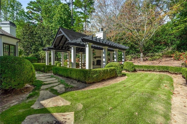 view of yard with a pergola