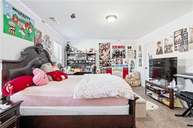 bedroom with carpet flooring