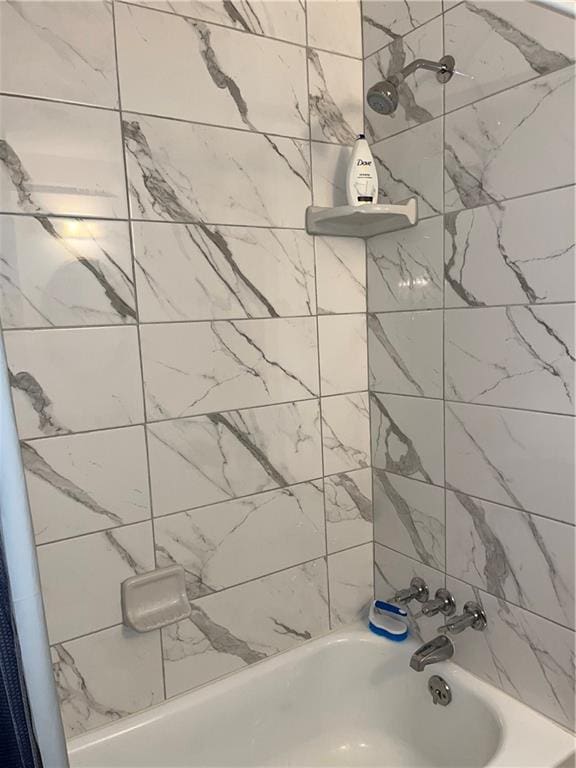 148 River N Blvd, Macon, GA 31211 - bathroom featuring bathtub / shower combination