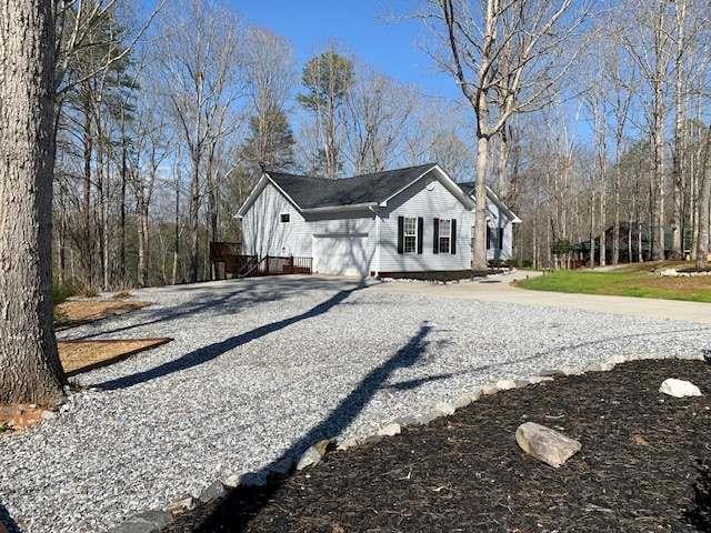 789 N Falling Waters Dr N, Demorest, GA 30535 - view of side of property featuring gravel driveway
