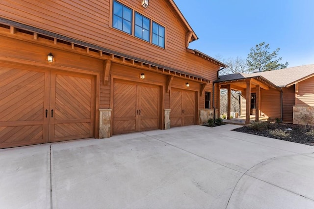 975 Blalock Lakes Dr, Newnan, GA 30263 - exterior space featuring a garage and driveway
