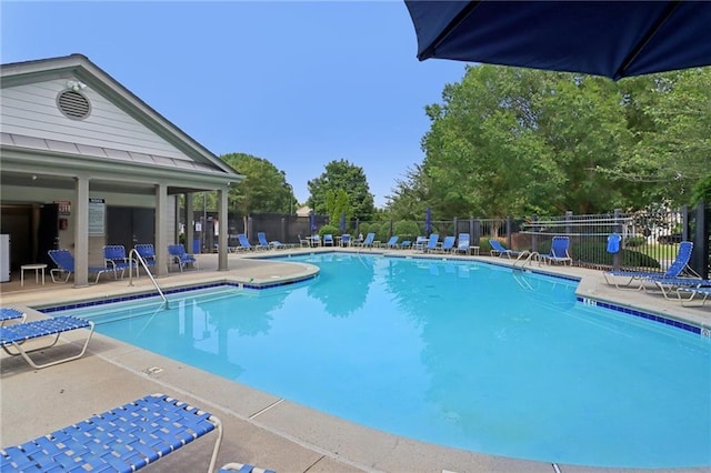 605 Alstonefield Dr, Alpharetta, GA 30004 - community pool featuring a patio area