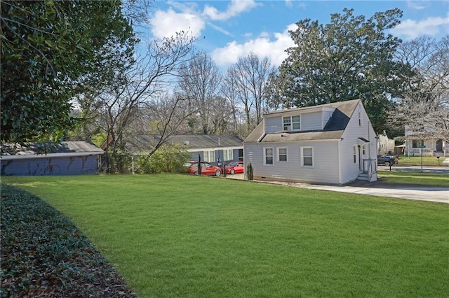 view of front of house featuring a front yard