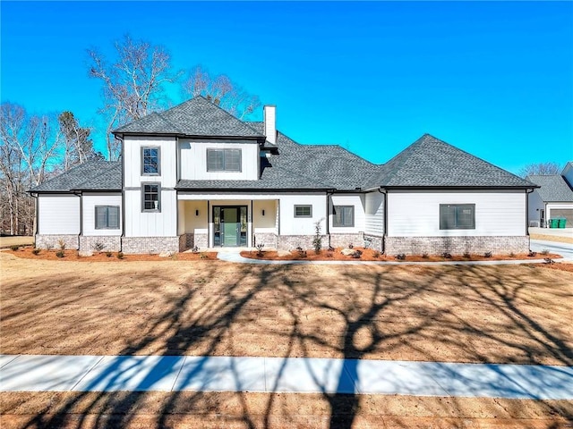 view of front of property featuring a porch