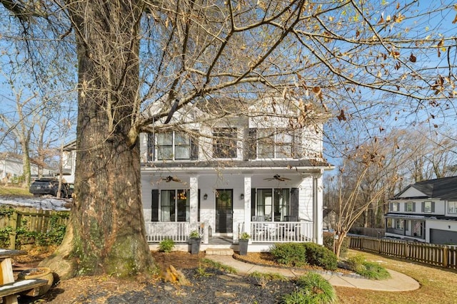 view of front of home featuring covered porch and ceiling fan