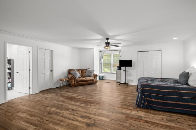 3142 Chamblee Gap Rd, Cumming, GA 30040 - bedroom featuring wood finished floors, ornamental molding, ceiling fan, baseboards, and recessed lighting