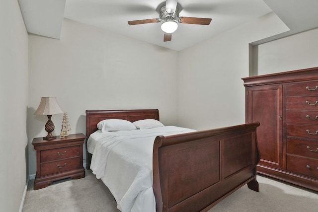 bedroom featuring carpet flooring and a ceiling fan