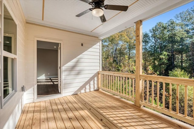 deck with ceiling fan