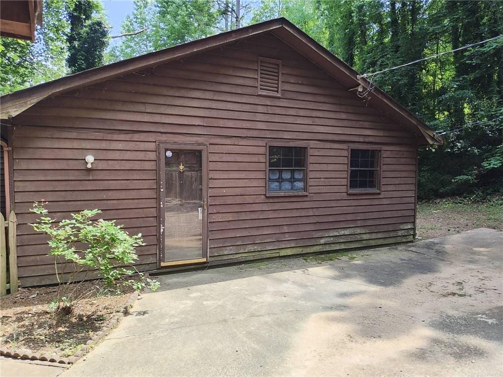 418 Honey Suckle Ln, Stockbridge, GA 30281 - view of front of property with a patio area