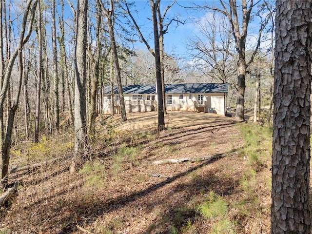 view of yard featuring a garage