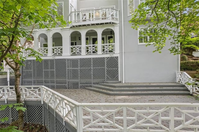 gate featuring a porch