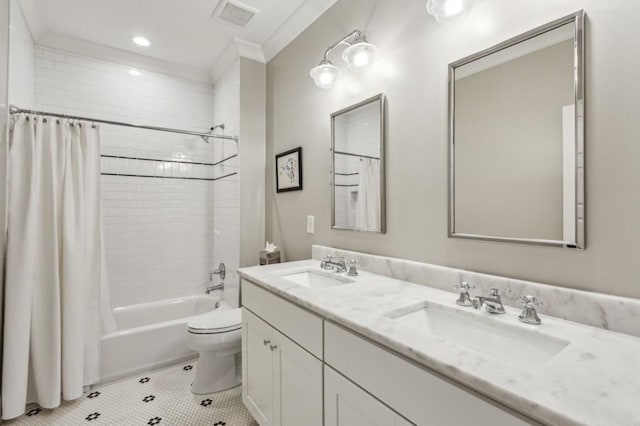 full bath featuring crown molding, toilet, shower / bathtub combination with curtain, and a sink