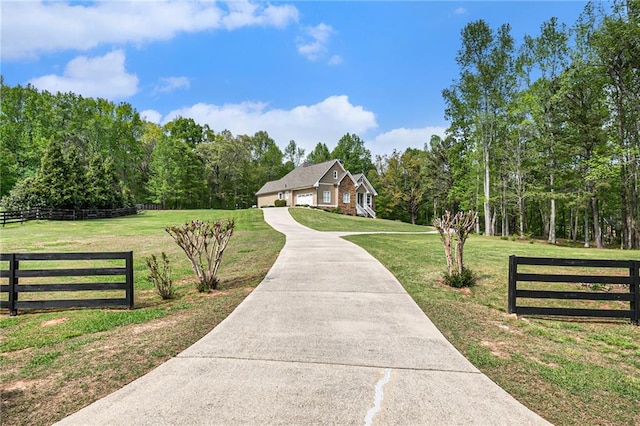 view of front of home featuring a front lawn