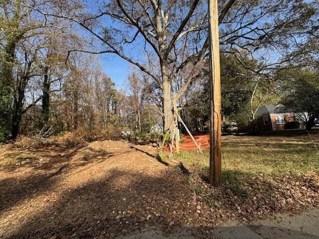 Listing photo 2 for 1867 Oakmont Dr NW, Atlanta GA 30314