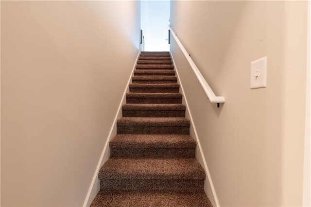 7609 Fern Ln, Lula, GA 30554