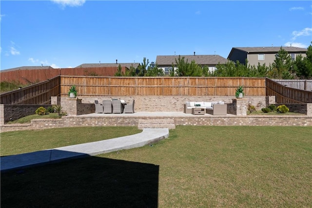 view of yard featuring a patio area