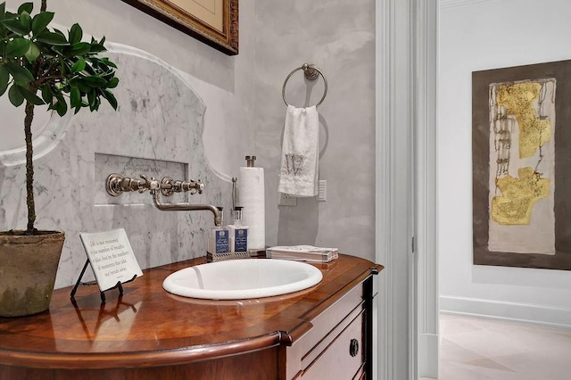 bathroom featuring large vanity