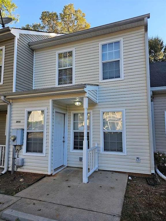 6500 Wellington Chase Ct, Lithonia, GA 30058 - view of traditional home