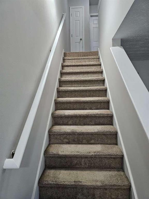 6500 Wellington Chase Ct, Lithonia, GA 30058 - view of stairway