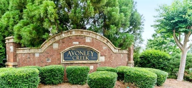 779 Avonley Creek Trce, Sugar Hill, GA 30518 - view of community sign