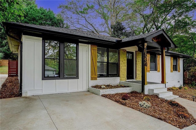 view of front of house featuring a porch