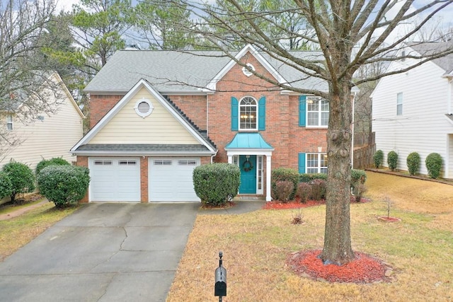 view of front facade featuring a front yard