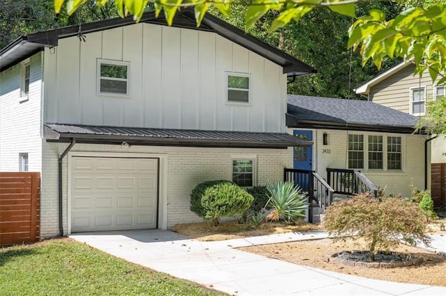 view of front facade with a garage