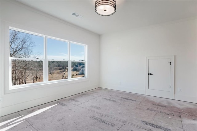 empty room featuring a wealth of natural light