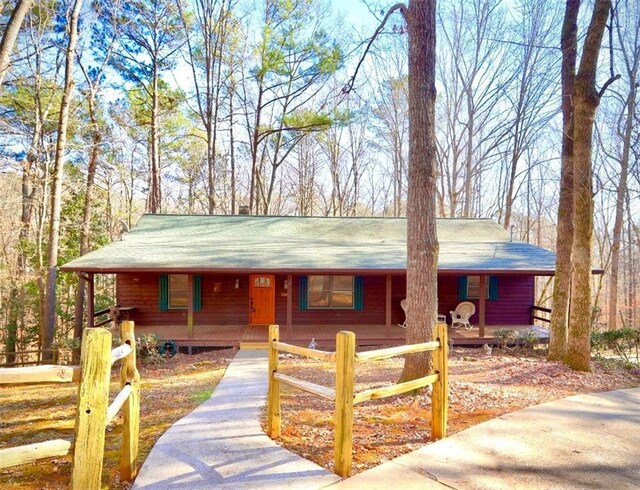 view of front of house featuring a porch