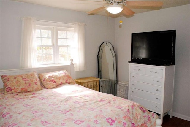 bedroom featuring ceiling fan