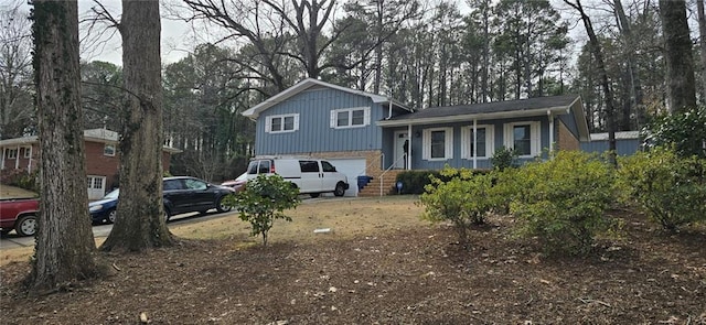 view of front of property featuring a garage