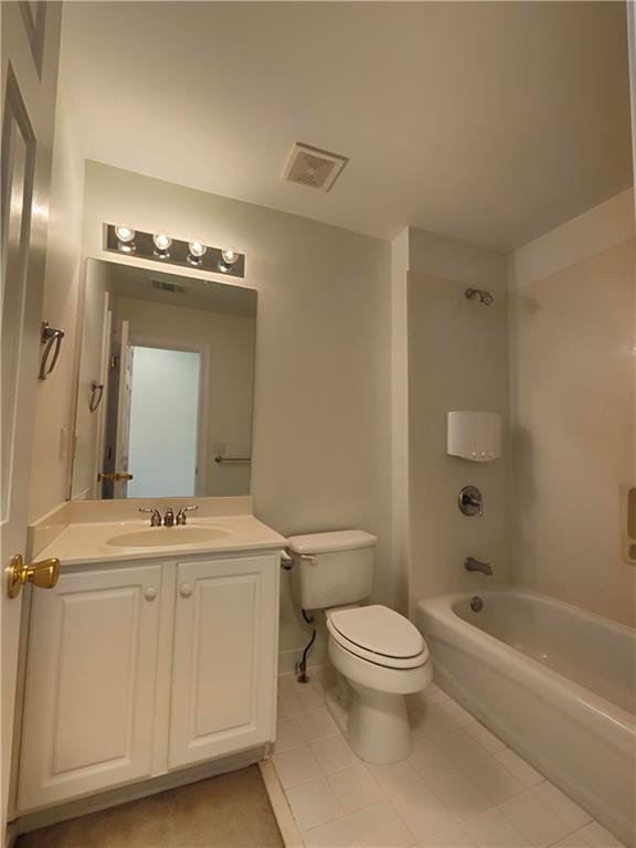 full bath with toilet, vanity, visible vents, baseboards, and  shower combination