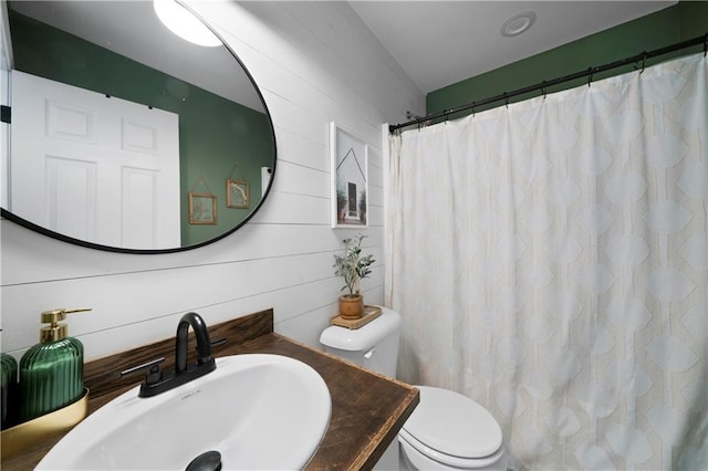 71 Headland Ct, Rockmart, GA 30153 - bathroom with toilet, vanity, and curtained shower