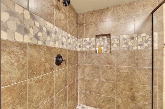51 Mountain Ridge Dr SE, Cartersville, GA 30120 - full bathroom featuring a tile shower