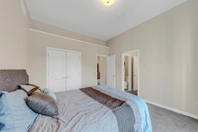 bedroom featuring carpet floors and a closet