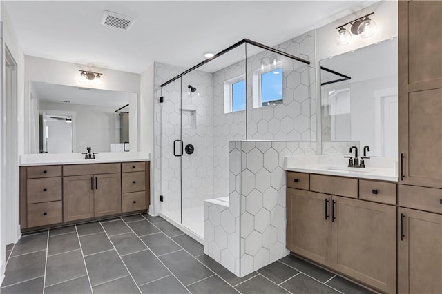 6811 Cambridge Dr, Flowery Branch, GA 30542 - empty room featuring a raised ceiling, light carpet, and ceiling fan