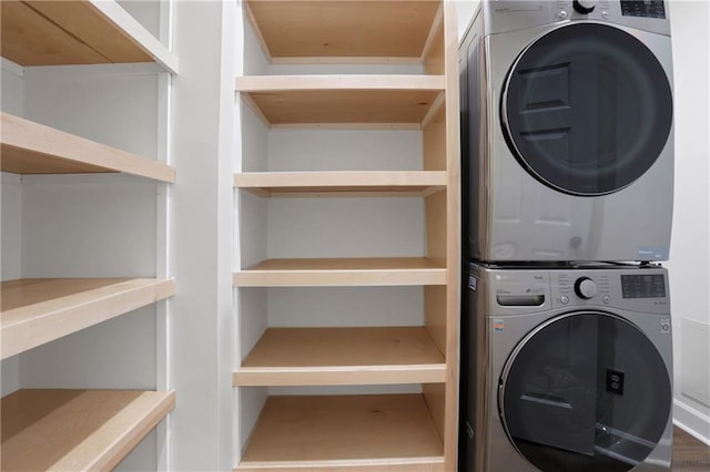 2255 Lenox Ridge Ct NE, Atlanta, GA 30319 - laundry area featuring stacked washer / drying machine