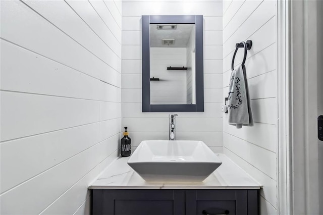 870 Underhill Ct, Sugar Hill, GA 30518 - bathroom featuring vanity