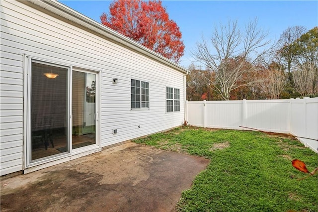 view of yard with a patio