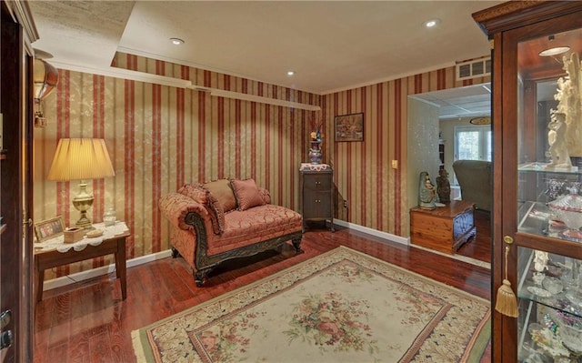bedroom with a textured ceiling, light carpet, and ceiling fan